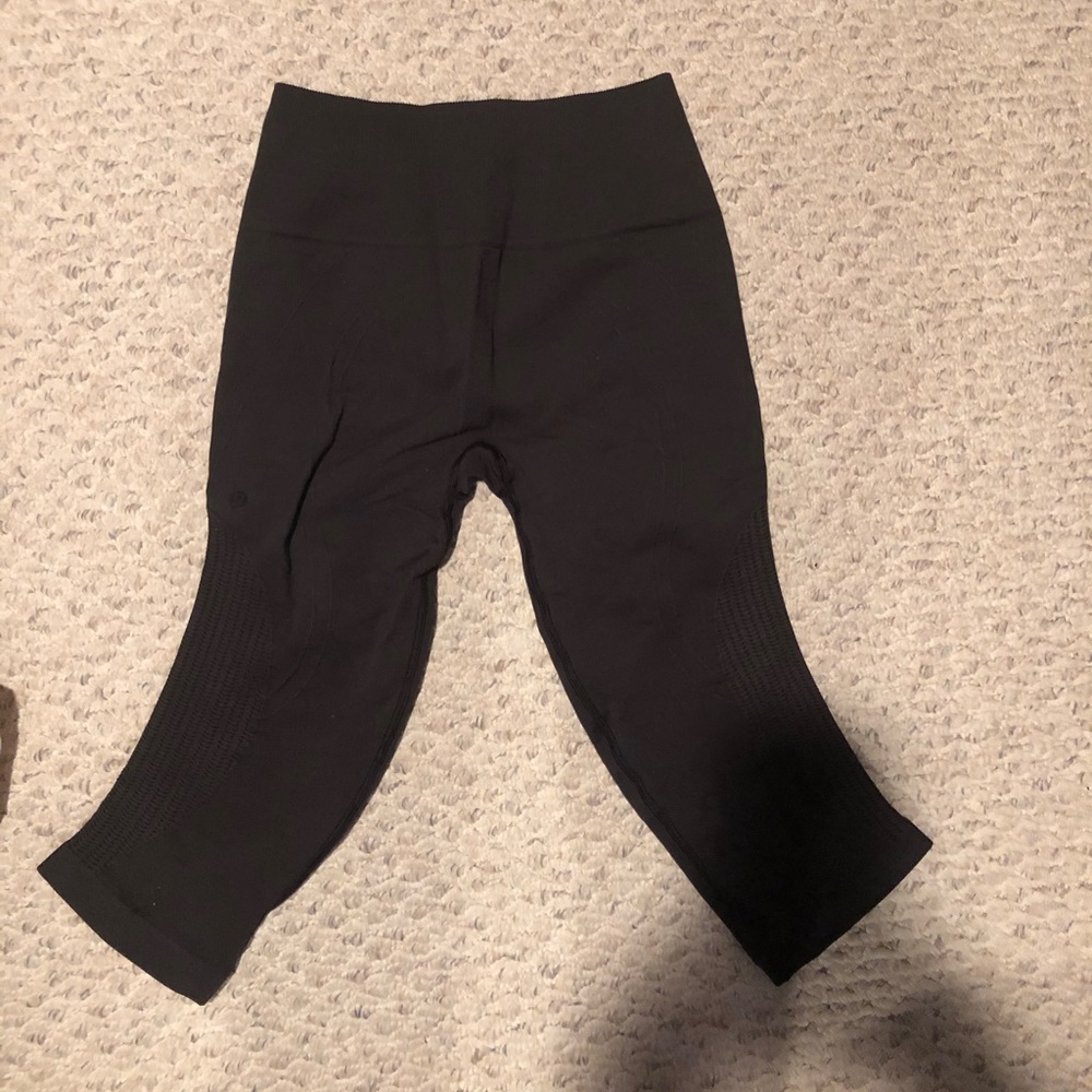 Lululemon Ebb to Street Crop Leggings